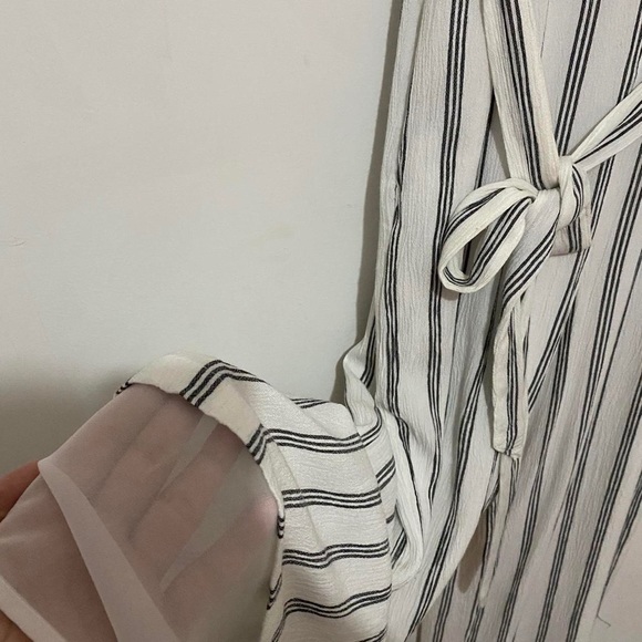 American Eagle striped jumpsuit - Picture 3 of 4